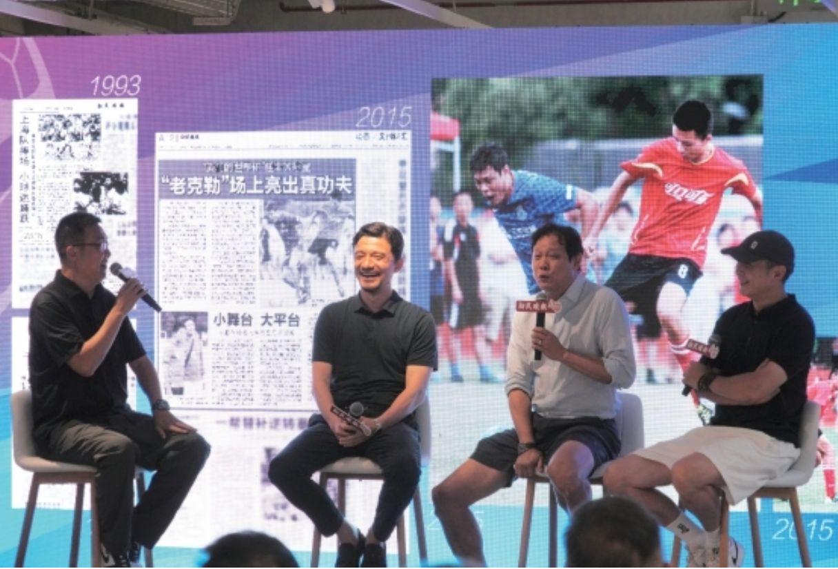 他的特点和, 全世界都看